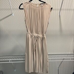 H&M Elegant Beige Sleeveless Dress